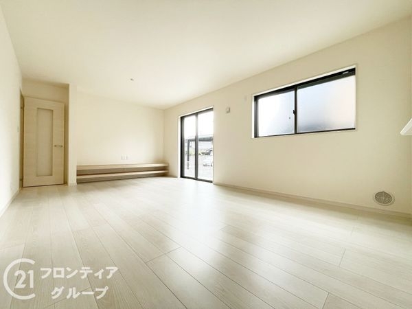 北葛城郡広陵町大字三吉　新築一戸建て　９期　２号棟