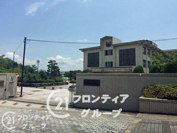 ローレルスクエア木津川台第２期１１番館　中古マンション(木津川市立木津川台小学校)