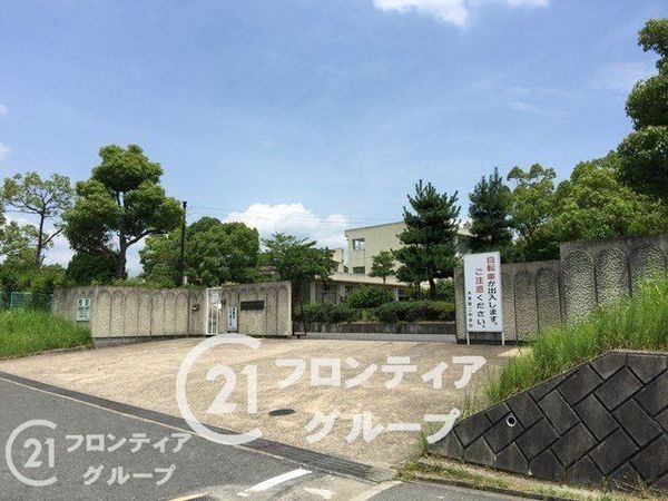 ローレルスクエア木津川台第２期１１番館　中古マンション(木津川市立木津第二中学校)