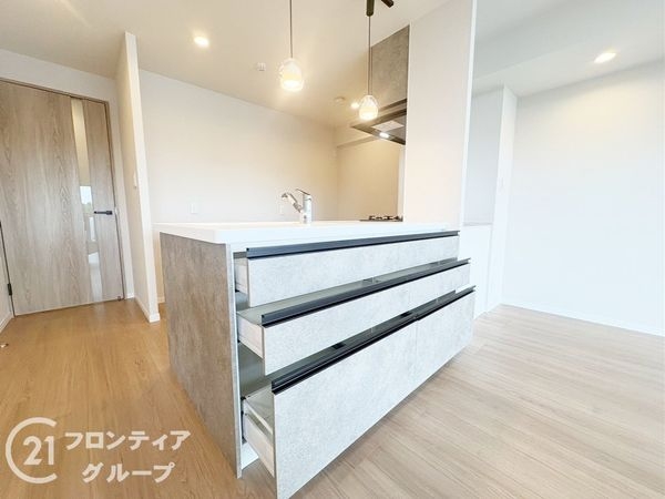 サンロイヤル新田辺アカデミア２号館　中古マンション