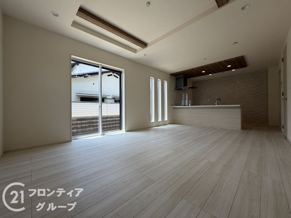 奈良市法蓮町　新築一戸建て　１期　２号棟