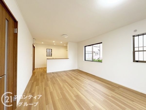 生駒市白庭台５丁目　中古一戸建て