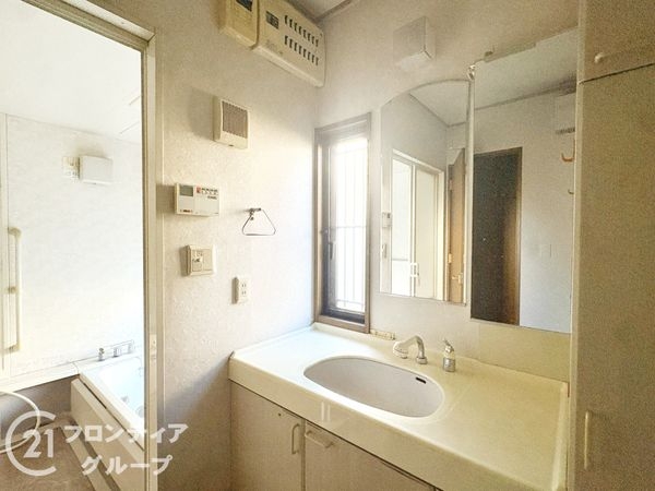 奈良市左京１丁目の中古一戸建て