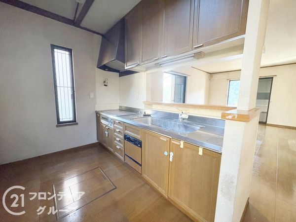 奈良市左京１丁目の中古一戸建て