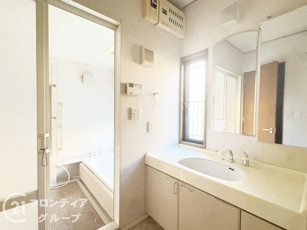 奈良市左京１丁目の中古一戸建て