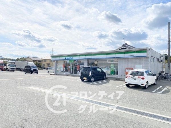 北葛城郡河合町泉台２丁目の土地(ファミリーマート法隆寺インター南店)