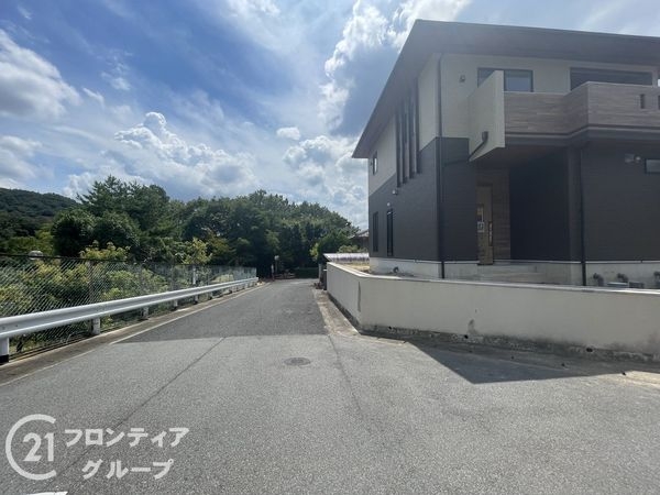 生駒市萩の台４丁目　新築一戸建て　１期　全１区画