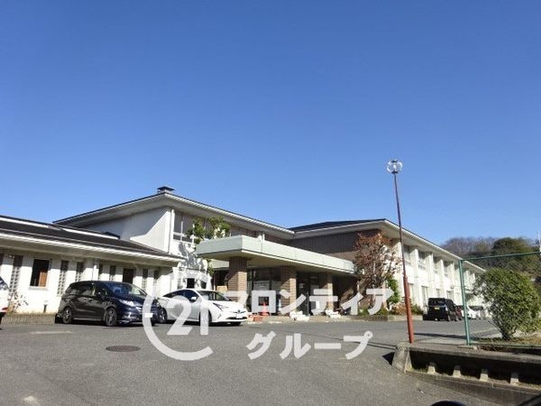 桜井市大字外山　新築一戸建て　２期　２号棟(桜井市立桜井中学校)