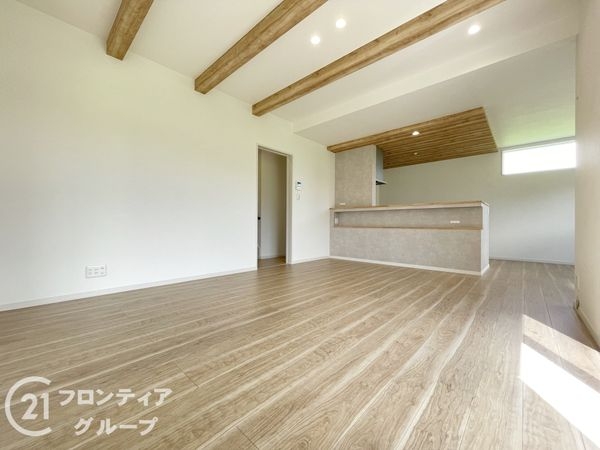 葛城市中戸　新築一戸建て　５号棟