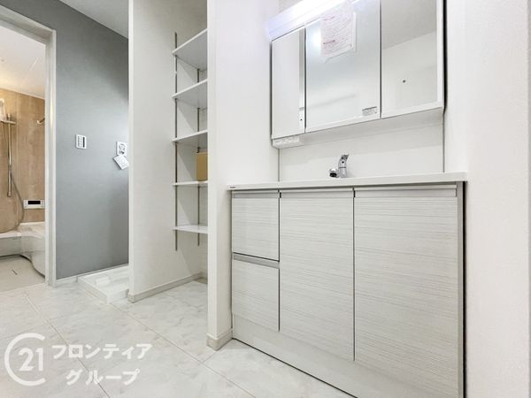 葛城市中戸　新築一戸建て　２号棟