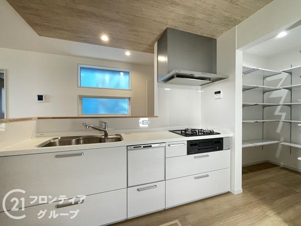 葛城市中戸　新築一戸建て　２号棟