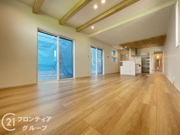 葛城市中戸　新築一戸建て　２号棟