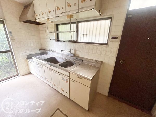 生駒市真弓４丁目の中古一戸建て