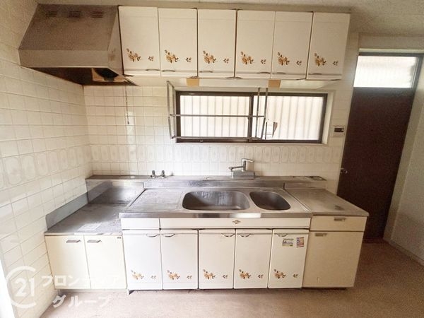 生駒市真弓４丁目の中古一戸建て