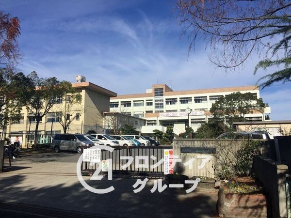 奈良市二名２丁目の中古一戸建て(奈良市立二名中学校)