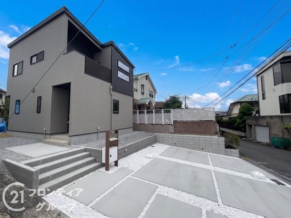 奈良市富雄元町４丁目　新築一戸建て
