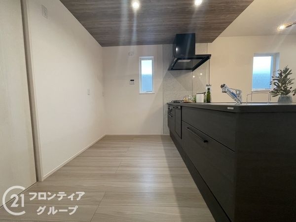 奈良市富雄元町４丁目　新築一戸建て
