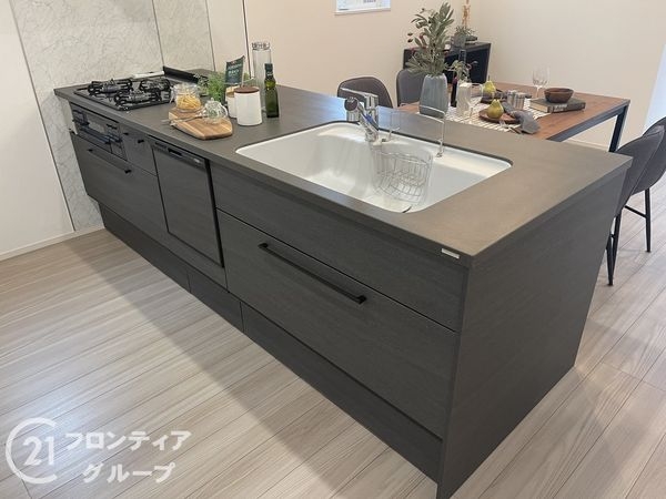 奈良市富雄元町４丁目　新築一戸建て