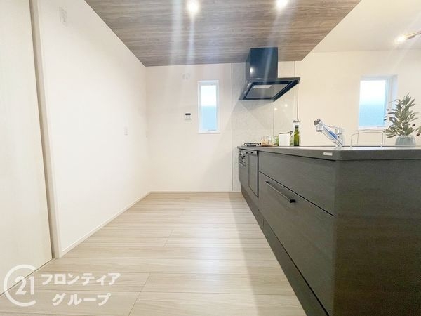 奈良市富雄元町４丁目　新築一戸建て