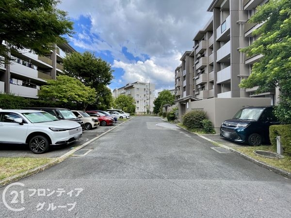 真美ヶ丘中央一番街１１号棟　中古マンション