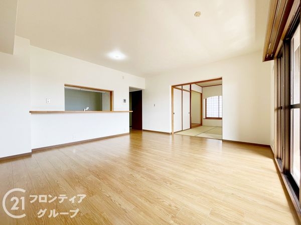 真美ヶ丘中央一番街１１号棟　中古マンション