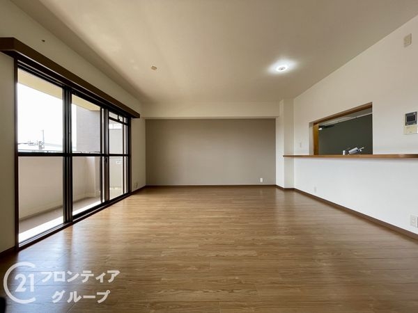 真美ヶ丘中央一番街１１号棟　中古マンション