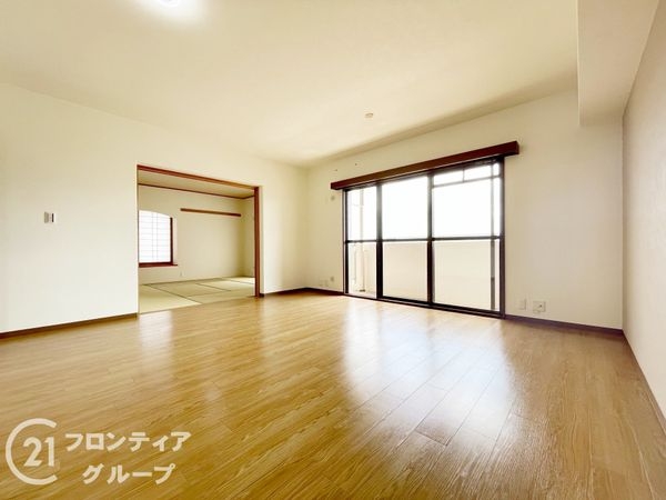 真美ヶ丘中央一番街１１号棟　中古マンション