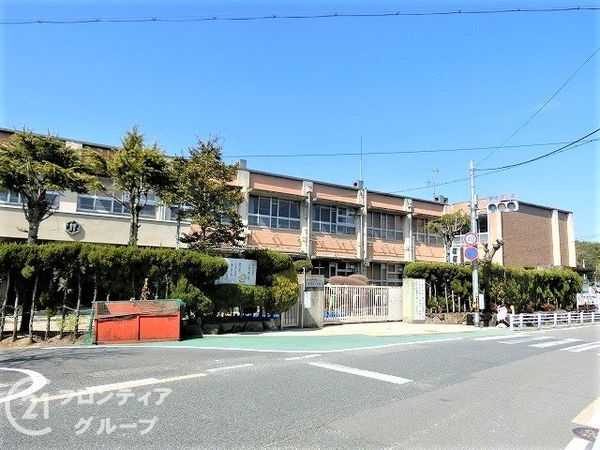 京田辺市同志社山手４丁目の中古一戸建て(京田辺市立普賢寺小学校)