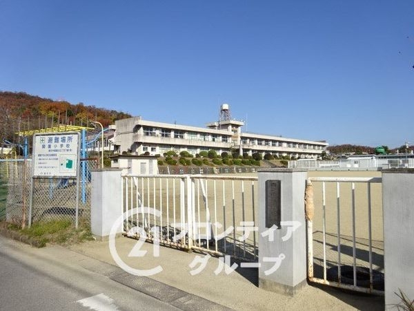 香芝市上中の中古一戸建て(香芝市立関屋小学校)
