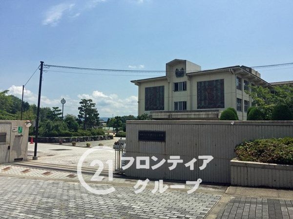 木津川市木津川台７丁目の中古一戸建て(木津川市立木津川台小学校)