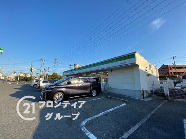 生駒市西白庭台１丁目の中古一戸建て(ファミリーマート生駒西白庭台店)