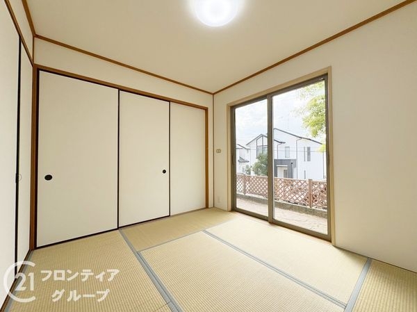 生駒市西白庭台１丁目の中古一戸建て