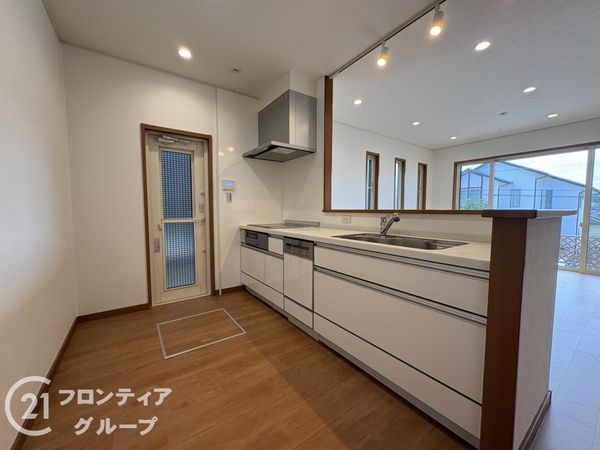 生駒市西白庭台１丁目の中古一戸建て