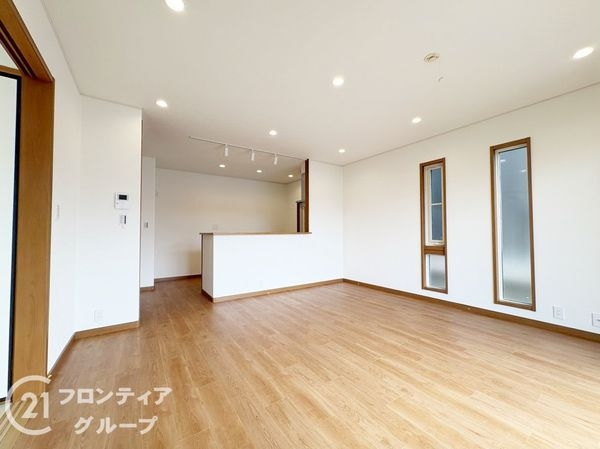 生駒市西白庭台１丁目の中古一戸建て