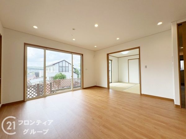 生駒市西白庭台１丁目の中古一戸建て