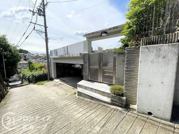 生駒市有里町　中古一戸建て