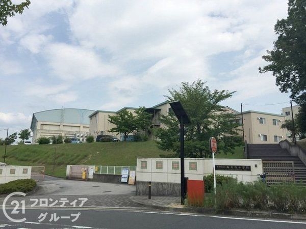 木津川市梅美台５丁目の中古一戸建て(木津川市立梅美台小学校)