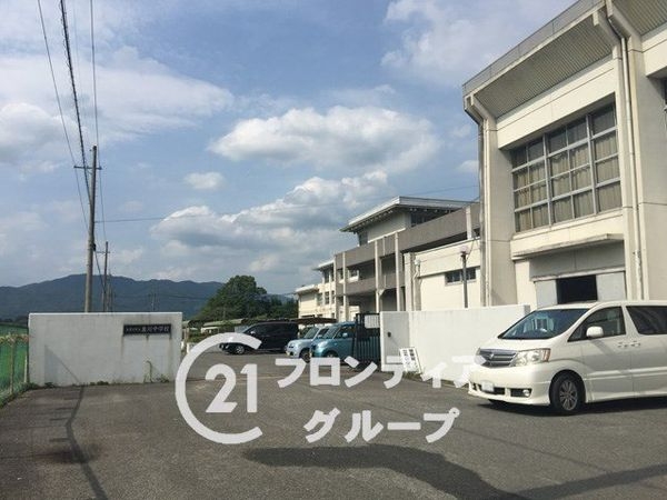 木津川市南加茂台１０丁目　新築一戸建て　第３　全１区画(木津川市立泉川中学校)