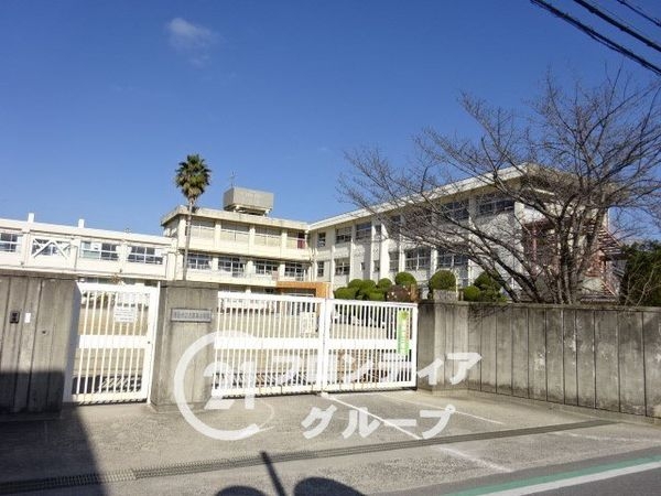 香芝市白鳳台２丁目の中古一戸建て(香芝市立志都美小学校)