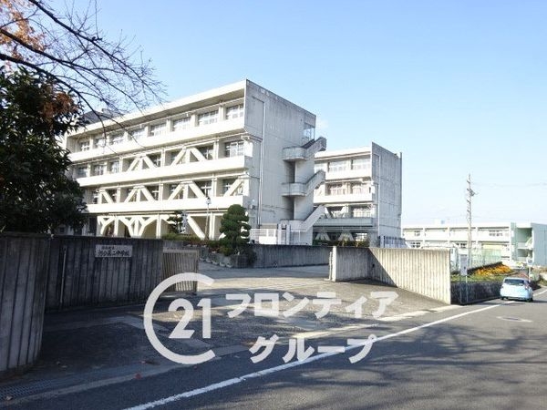 北葛城郡河合町高塚台１丁目の中古一戸建て(河合町立河合第二中学校)