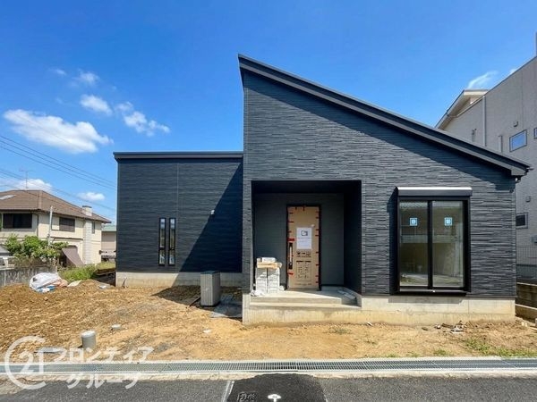 奈良市六条緑町１丁目　新築一戸建て　全１区画