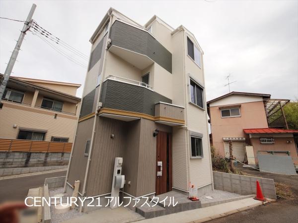 座間市入谷西４丁目の新築一戸建