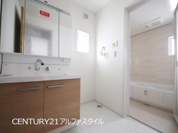 綾瀬市上土棚中２丁目の中古一戸建て