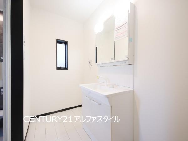 座間市立野台３丁目の新築一戸建