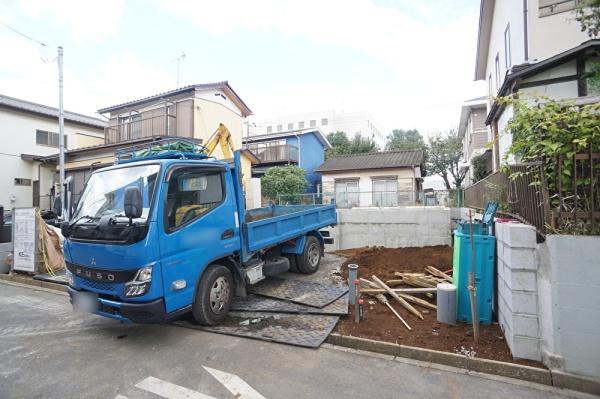 牛久市南3丁目の新築一戸建(駐車場)