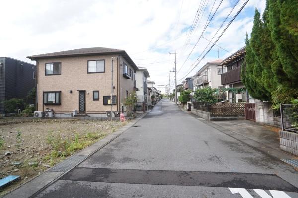 牛久市南7丁目の新築一戸建(前面道路含む現地写真)
