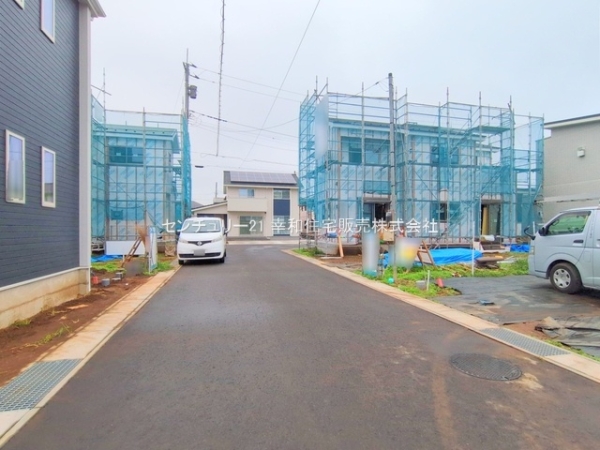 土浦市板谷4丁目の新築一戸建(前面道路含む現地写真)