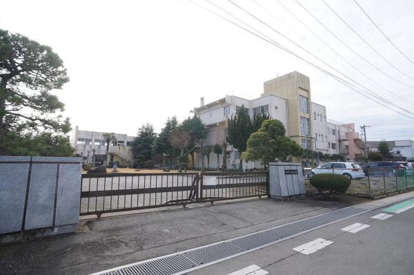常総市中妻町の新築一戸建(常総市立三妻小学校)