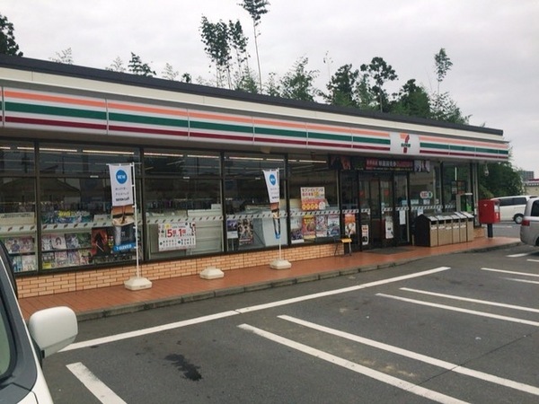 牛久市牛久町の新築一戸建(セブンイレブン牛久刈谷団地入口店)