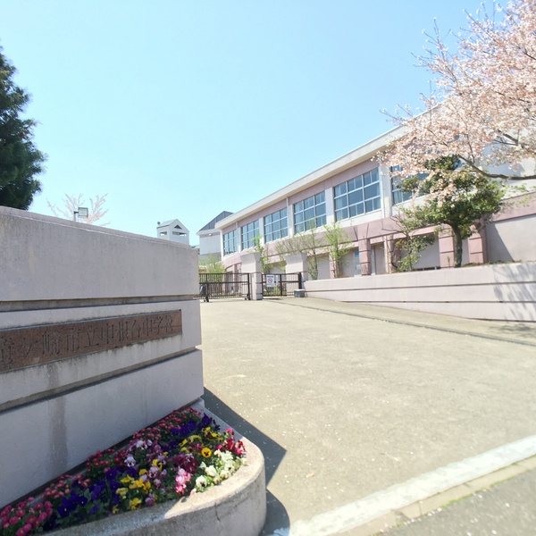 龍ケ崎市平台４丁目の新築一戸建(龍ケ崎市立中根台中学校)